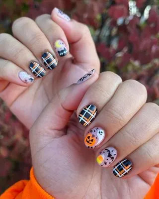 Spooky Checkerboard Nails