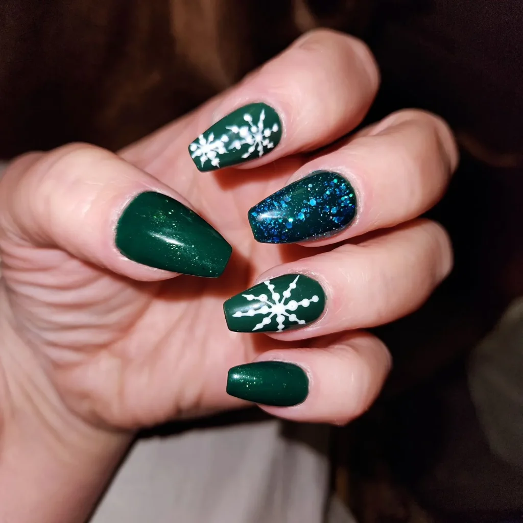 Green Christmas Nail Designs