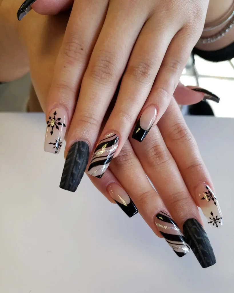 black christmas nail design idea.